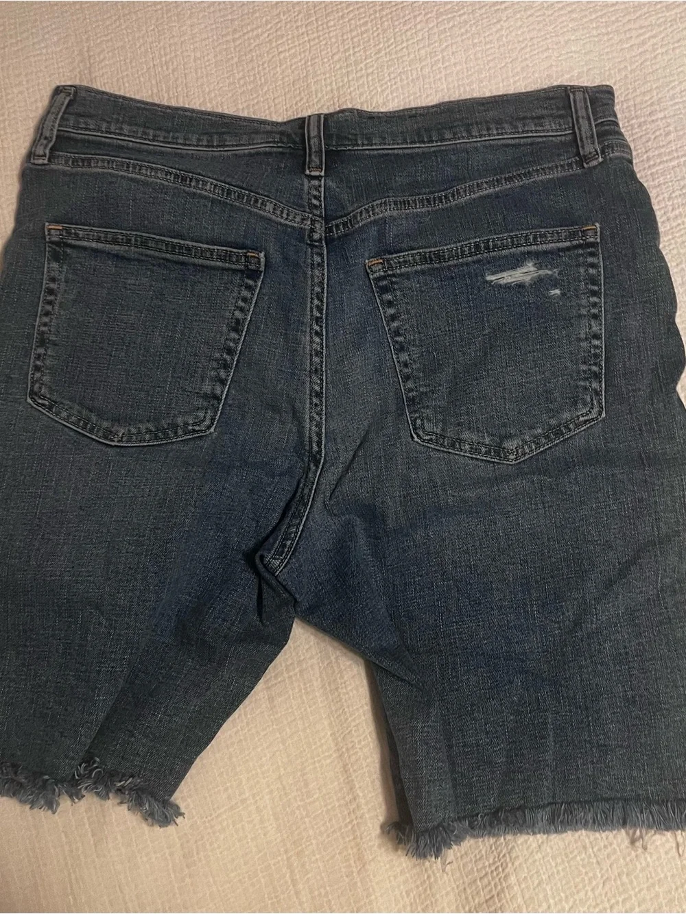 GAP Women’s 9” Bermuda Short Denim Shorts High Rise- Medium  Blue Wash 30 10 - Picture 2 of 4